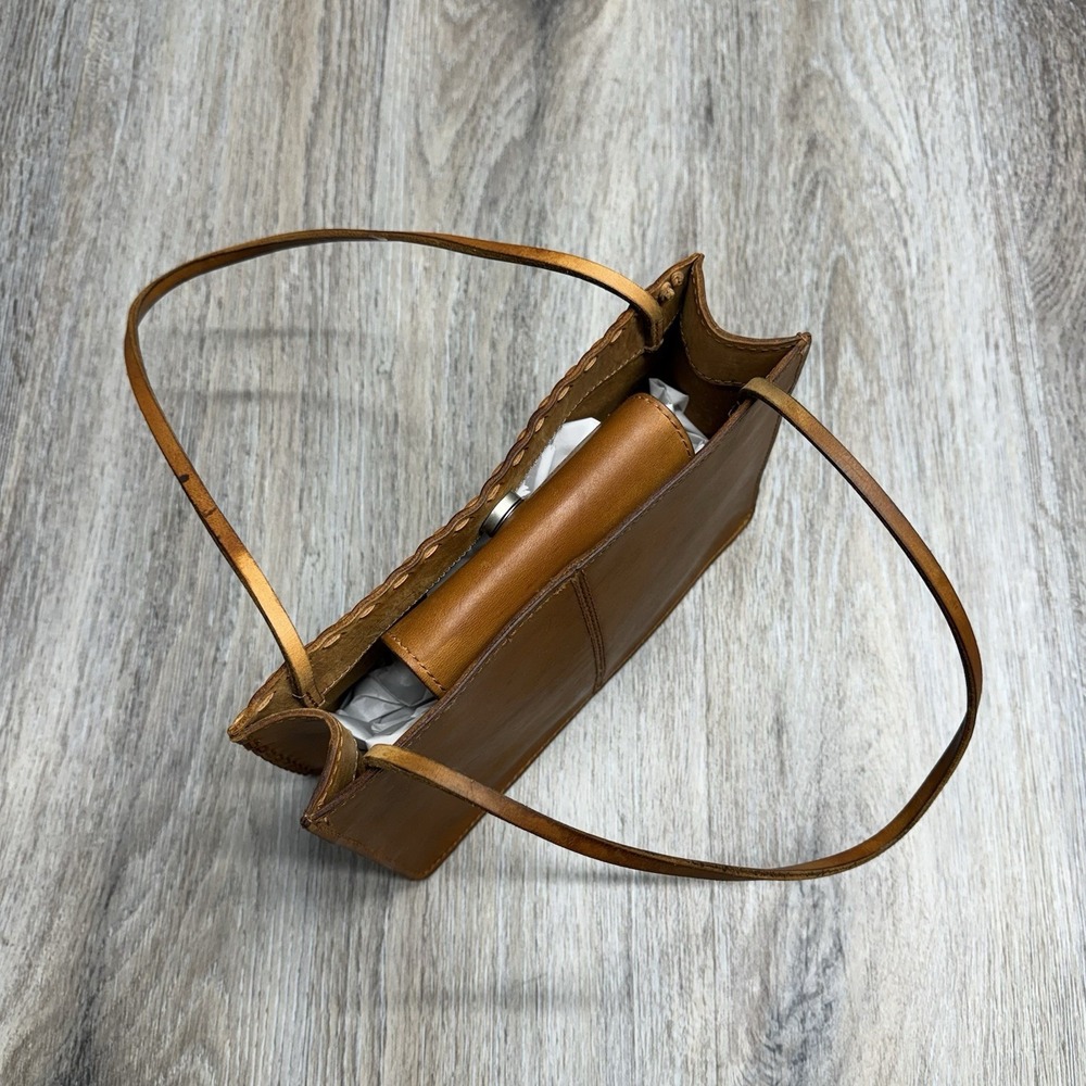 Handcrafted Tan Leather Floral Shoulder Bag - Picture 15 of 16